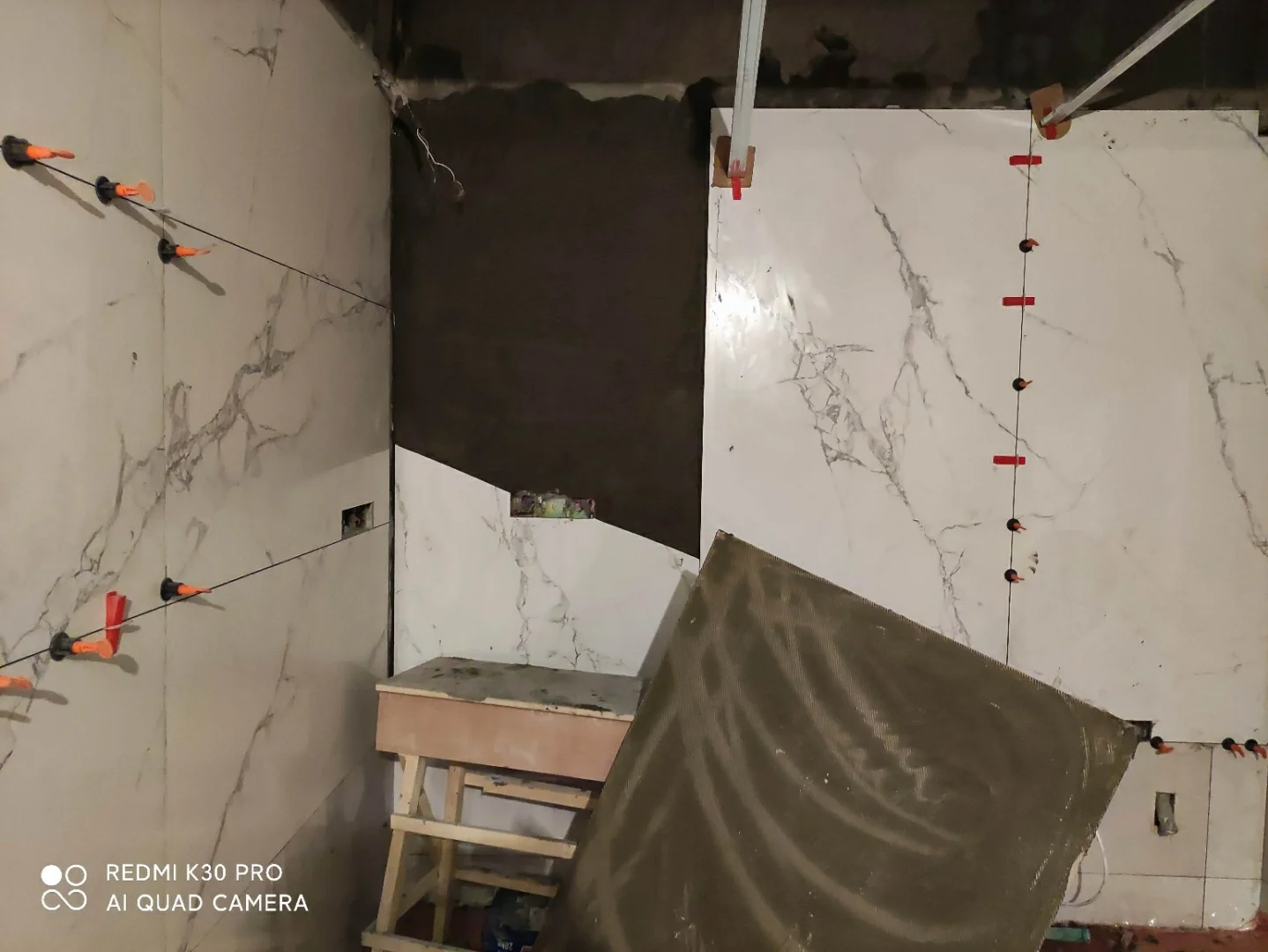 瓷砖能不能拆下来再用(瓷砖可以取下来重新贴吗)