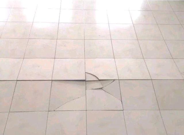 阳台墙面瓷砖空鼓如何处理好(阳台墙面瓷砖空鼓如何处理好呢)